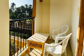 Jewel Howard Carter Hotel