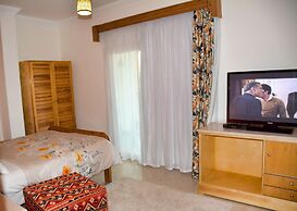 Jewel Howard Carter Hotel