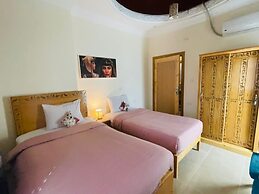 Jewel Howard Carter Hotel