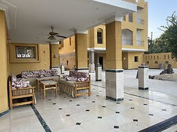 Jewel Howard Carter Hotel