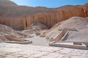 Jewel Howard Carter Hotel