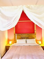 Jewel Howard Carter Hotel