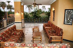 Jewel Howard Carter Hotel