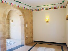 Jewel Howard Carter Hotel