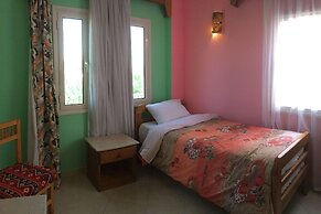 Jewel Howard Carter Hotel
