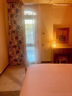 Jewel Howard Carter Hotel