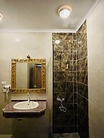 Jewel Howard Carter Hotel