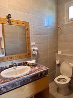 Jewel Howard Carter Hotel
