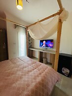 Jewel Howard Carter Hotel
