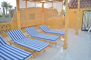 Jewel Howard Carter Hotel