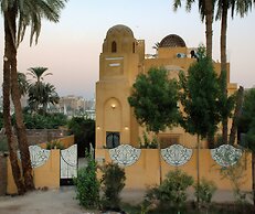 Jewel Howard Carter Hotel
