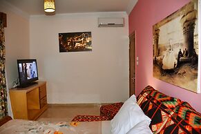Jewel Howard Carter Hotel