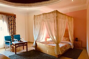 Jewel Howard Carter Hotel