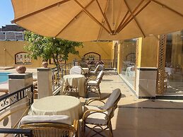 Jewel Howard Carter Hotel
