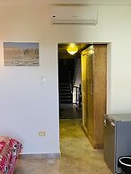 Jewel Howard Carter Hotel