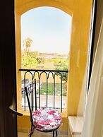 Jewel Howard Carter Hotel