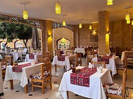 Jewel Howard Carter Hotel