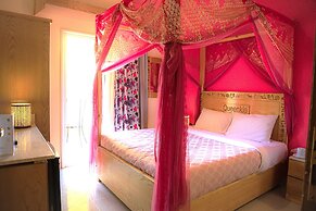 Jewel Howard Carter Hotel