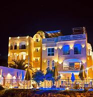 Jewel Howard Carter Hotel