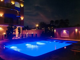 Jewel Howard Carter Hotel
