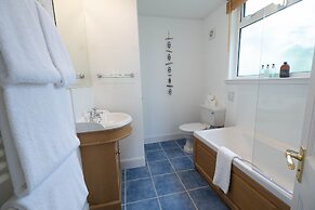 Summer Isles Hotel