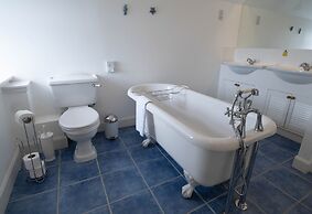 Summer Isles Hotel