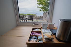 Summer Isles Hotel