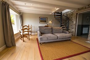 Summer Isles Hotel