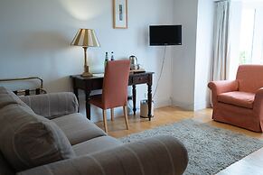 Summer Isles Hotel