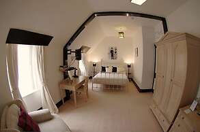 Summer Isles Hotel