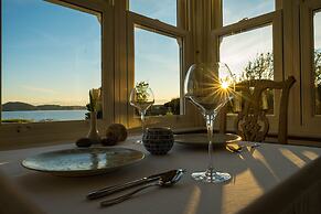 Summer Isles Hotel