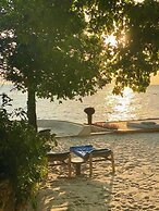 Mangrove Lodge