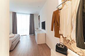 J&O' Luxury Suite