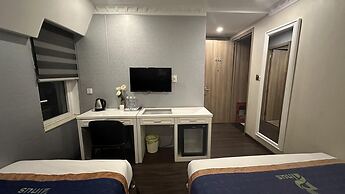 Pinus Hotel