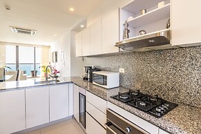 Adlas Condo by the Beach