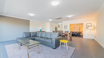 Thompson Avenue Apartments No.1