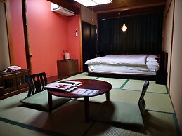 Yadoya Tsubaki