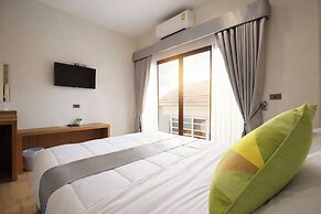 777 Food & Bed