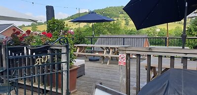 USK AND RAILWAY INN
