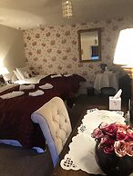 The Oakeley Arms Hotel