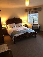 The Oakeley Arms Hotel