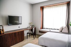 Treeline Urban Resort