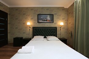 Char Hotel