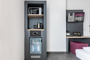SMARTY Airport Cologne Hotel