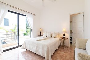 Condo Santuario by Playa Paradise