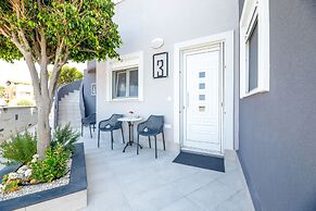 Talos Luxury Suites