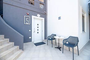 Talos Luxury Suites