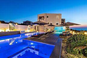 Talos Luxury Suites
