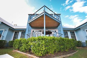 Brokenback Views Country Estate