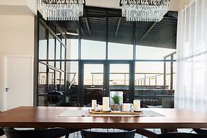 Hillhouse Penthouse 7th Floor